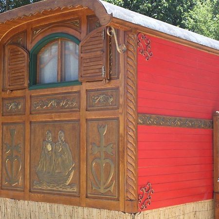 Bed and Breakfast La Roulotte "Les Saintes" Екстер'єр фото